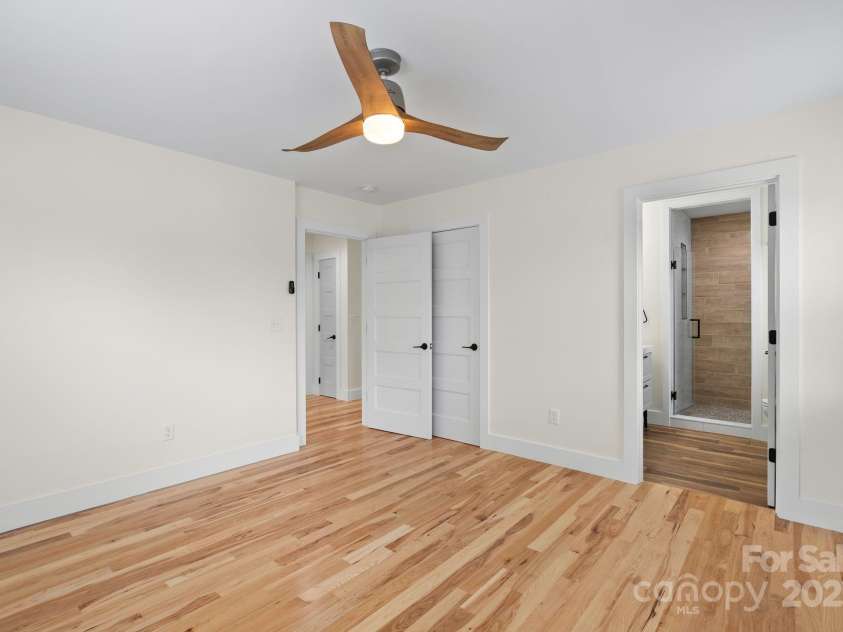 14 Blalock Avenue, Asheville, NC 28803.  MLS# CAR4288201, YatesRealty ID 32561. 