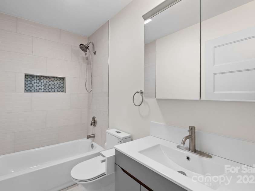 14 Blalock Avenue, Asheville, NC 28803.  MLS# CAR4288201, YatesRealty ID 32561. 