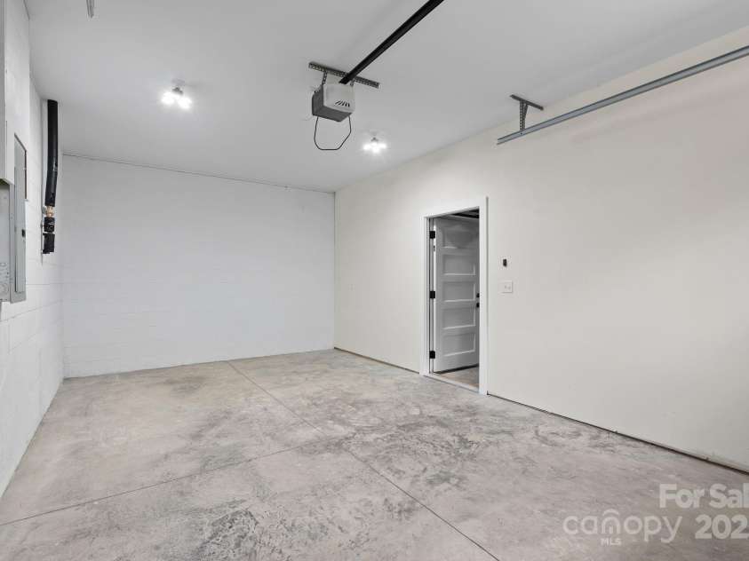 14 Blalock Avenue, Asheville, NC 28803.  MLS# CAR4288201, YatesRealty ID 32561. 