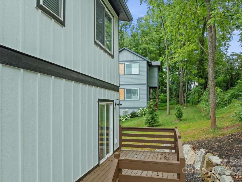 14 Blalock Avenue, Asheville, NC 28803.  MLS# CAR4288201, YatesRealty ID 32561. 