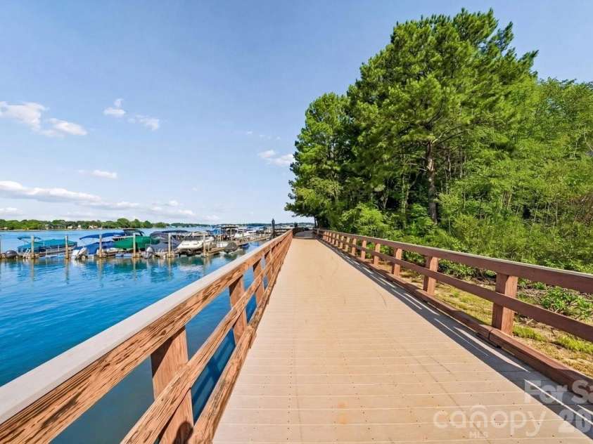 17229 Green Dolphin Lane, Cornelius, NC 28031.  MLS# CAR4396163, YatesRealty ID 32562. 