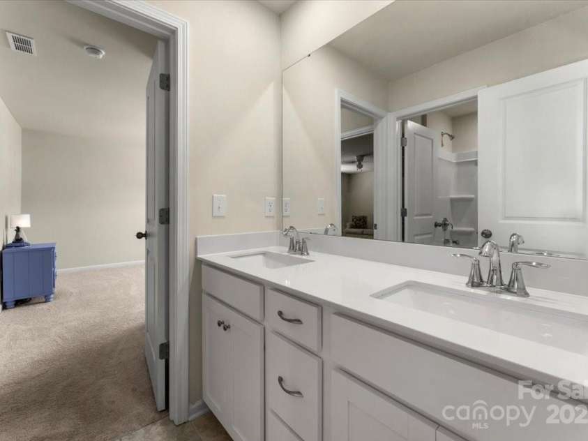 5542 Soft Shell Drive, Lancaster, SC 29720.  MLS# CAR4283498, YatesRealty ID 32562. 