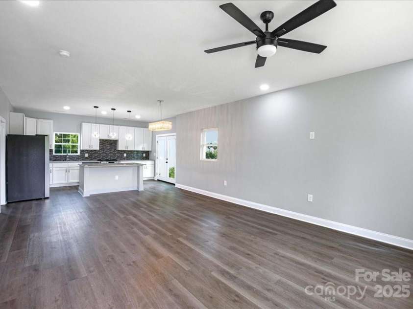 609 Maple Street, Chester, SC 29706.  MLS# CAR4280146, YatesRealty ID 32563. 