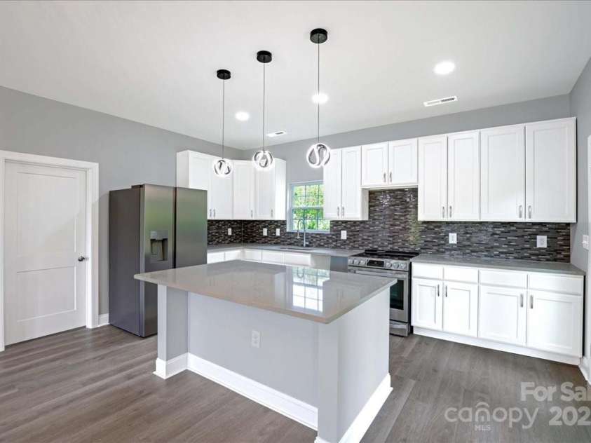 609 Maple Street, Chester, SC 29706.  MLS# CAR4280146, YatesRealty ID 32563. 