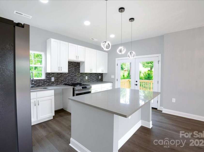 609 Maple Street, Chester, SC 29706.  MLS# CAR4280146, YatesRealty ID 32563. 