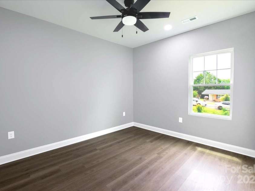 609 Maple Street, Chester, SC 29706.  MLS# CAR4280146, YatesRealty ID 32563. 