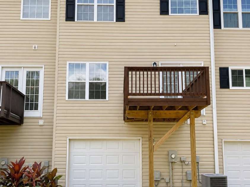 9815 Treeside Lane, Matthews, NC 28105.  MLS# CAR4395672, YatesRealty ID 32563. Rear