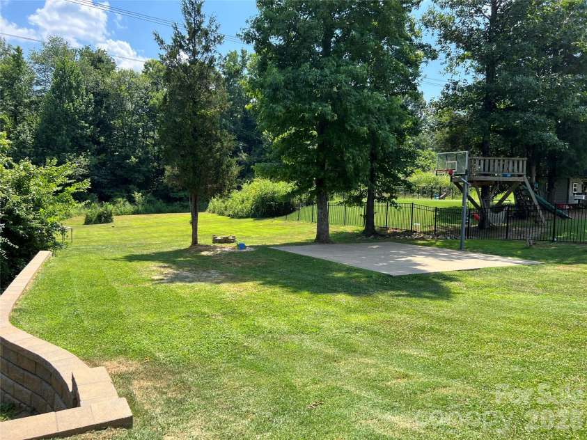 1106 Brookdale Lane, Stanley, NC 28164.  MLS# CAR4388059, YatesRealty ID 32564. 