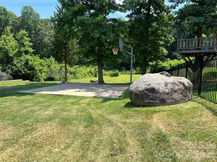 1106 Brookdale Lane, Stanley, NC 28164.  MLS# CAR4388059, YatesRealty ID 32564. 