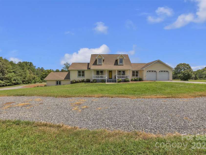 1144 Old Mountain Road, Statesville, NC 28677.  MLS# CAR4284201, YatesRealty ID 32564. 