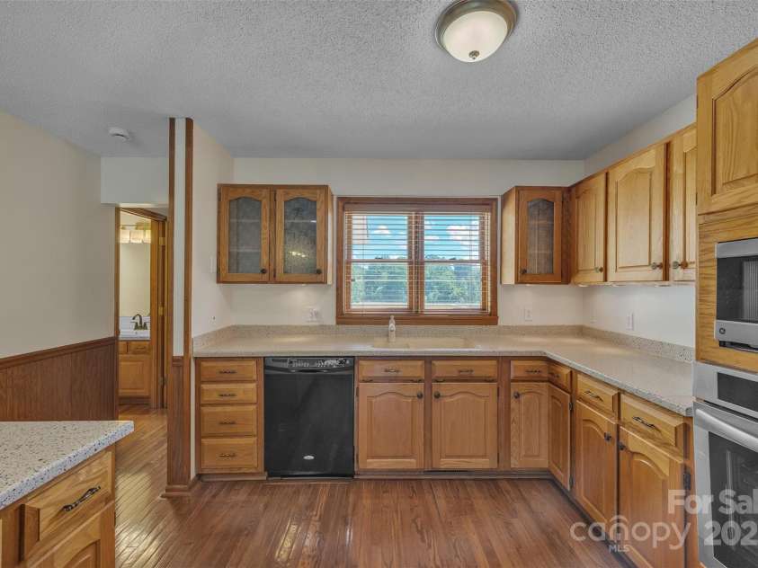 1144 Old Mountain Road, Statesville, NC 28677.  MLS# CAR4284201, YatesRealty ID 32564. 