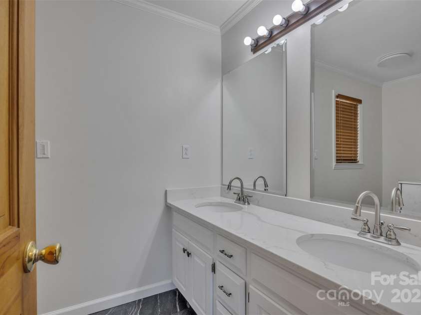 1144 Old Mountain Road, Statesville, NC 28677.  MLS# CAR4284201, YatesRealty ID 32564. 