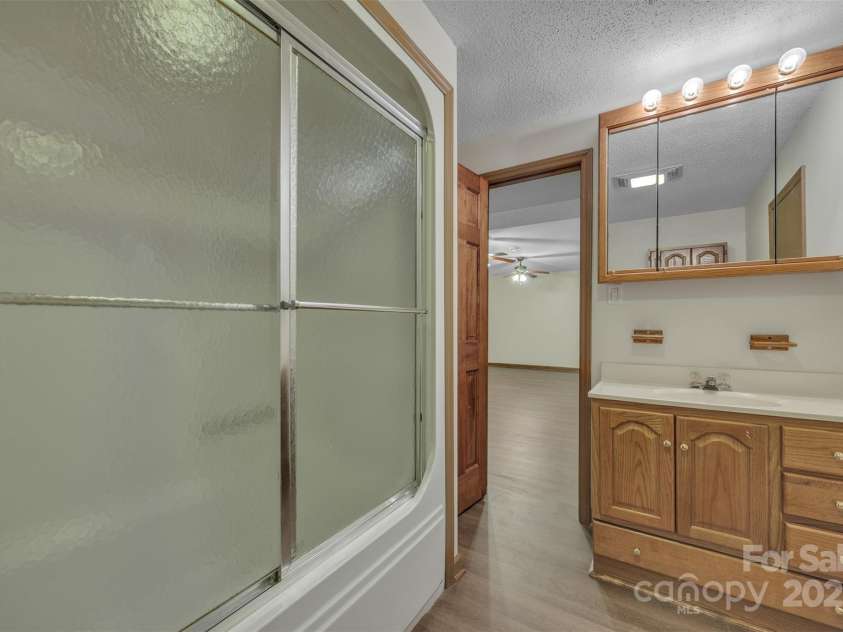 1144 Old Mountain Road, Statesville, NC 28677.  MLS# CAR4284201, YatesRealty ID 32564. 