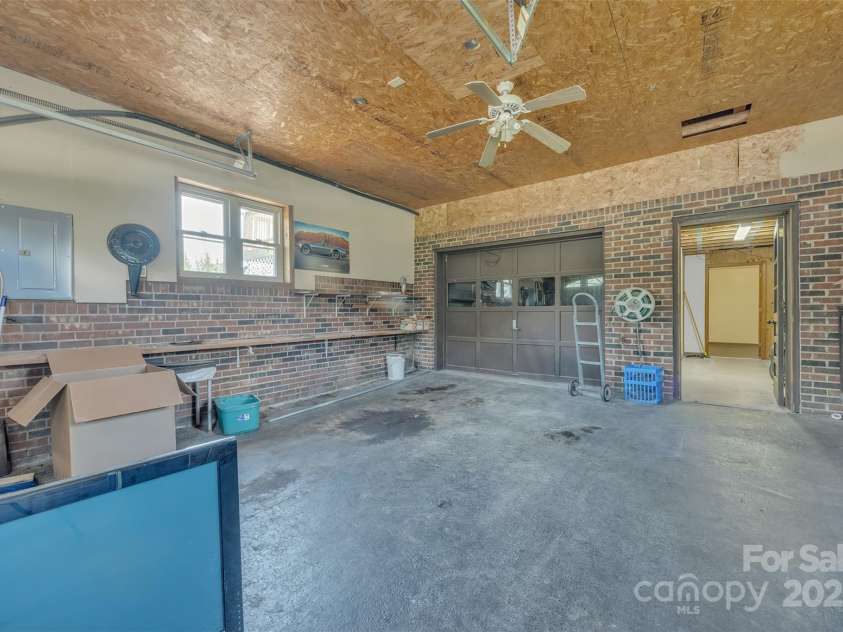 1144 Old Mountain Road, Statesville, NC 28677.  MLS# CAR4284201, YatesRealty ID 32564. 