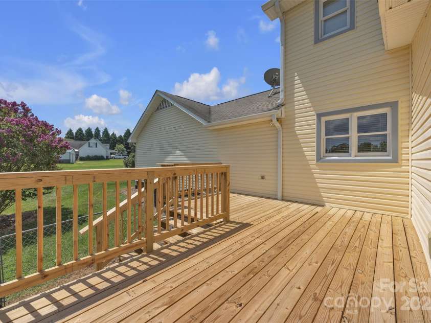 1144 Old Mountain Road, Statesville, NC 28677.  MLS# CAR4284201, YatesRealty ID 32564. 