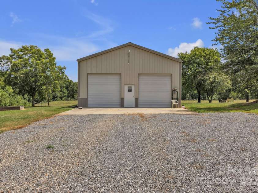 1144 Old Mountain Road, Statesville, NC 28677.  MLS# CAR4284201, YatesRealty ID 32564. 