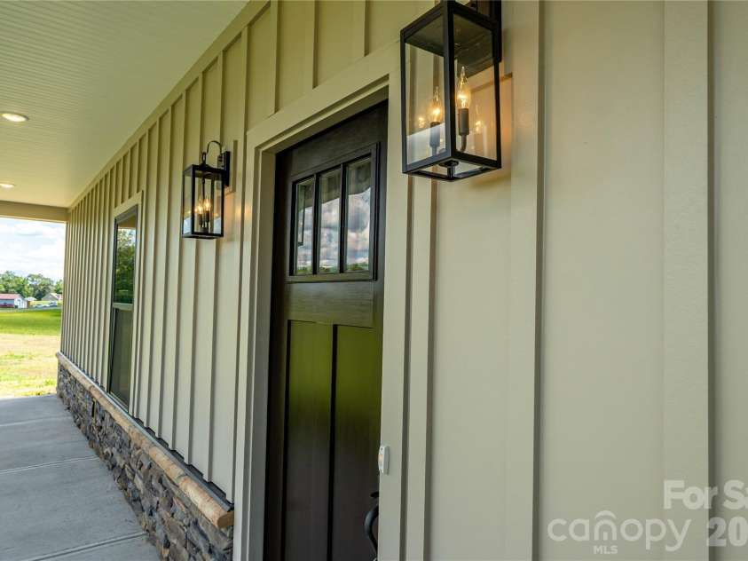 1643 Beamguard Road, Clover, SC 29710.  MLS# CAR4396109, YatesRealty ID 32565. 