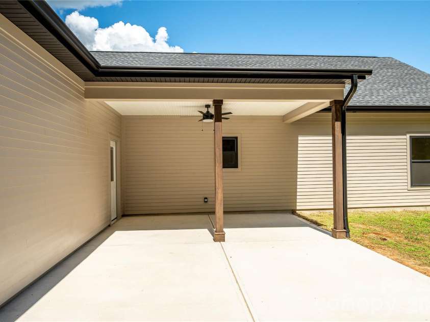 1643 Beamguard Road, Clover, SC 29710.  MLS# CAR4396109, YatesRealty ID 32565. 