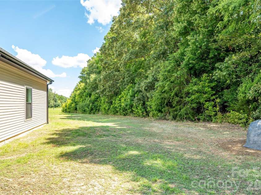 1643 Beamguard Road, Clover, SC 29710.  MLS# CAR4396109, YatesRealty ID 32565. 