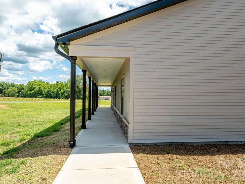 1643 Beamguard Road, Clover, SC 29710.  MLS# CAR4396109, YatesRealty ID 32565. 