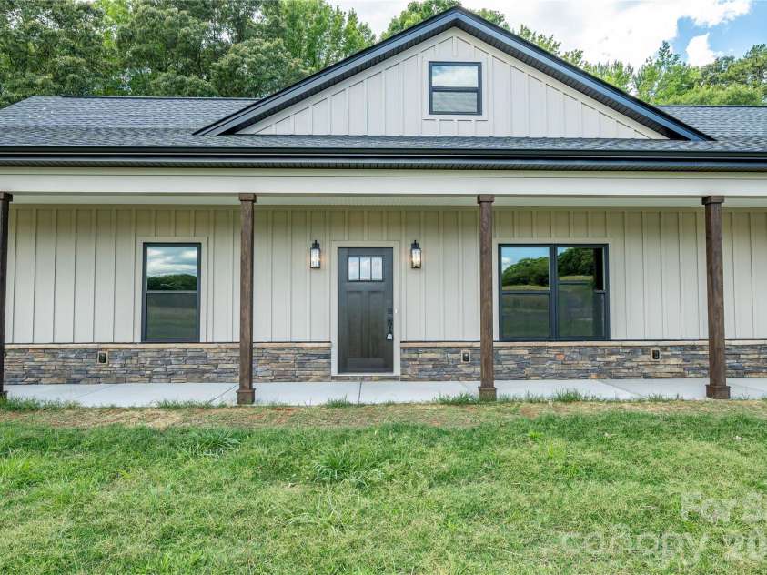 1643 Beamguard Road, Clover, SC 29710.  MLS# CAR4396109, YatesRealty ID 32565. 