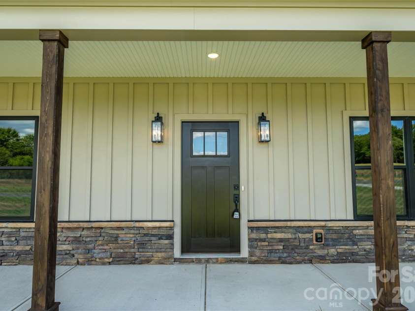 1643 Beamguard Road, Clover, SC 29710.  MLS# CAR4396109, YatesRealty ID 32565. 