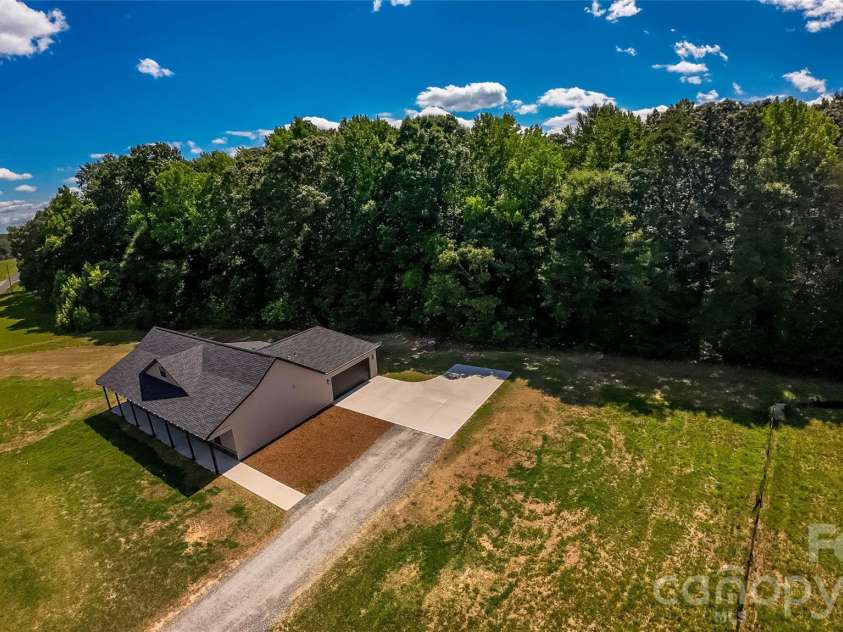 1643 Beamguard Road, Clover, SC 29710.  MLS# CAR4396109, YatesRealty ID 32565. 
