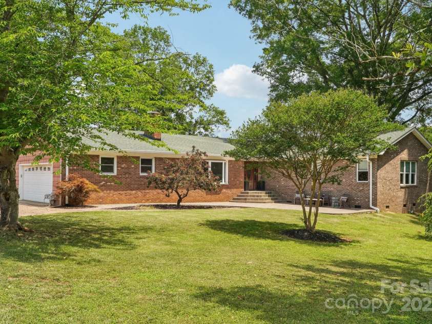327 Johnson Dairy Road, Mooresville, NC 28115.  MLS# CAR4274848, YatesRealty ID 32565. 