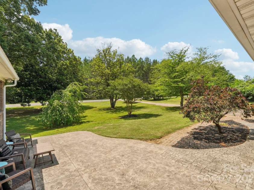 327 Johnson Dairy Road, Mooresville, NC 28115.  MLS# CAR4274848, YatesRealty ID 32565. 