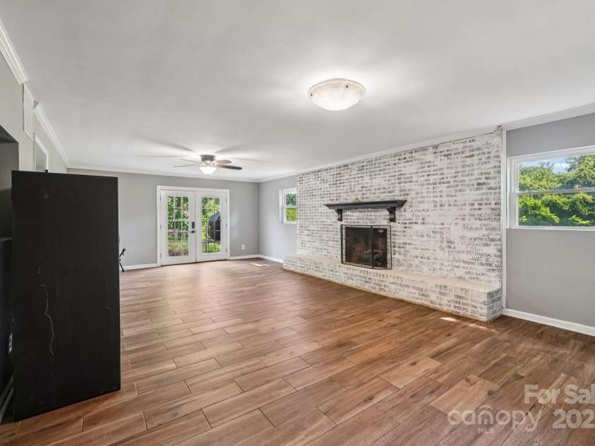 327 Johnson Dairy Road, Mooresville, NC 28115.  MLS# CAR4318110, YatesRealty ID 32565. 