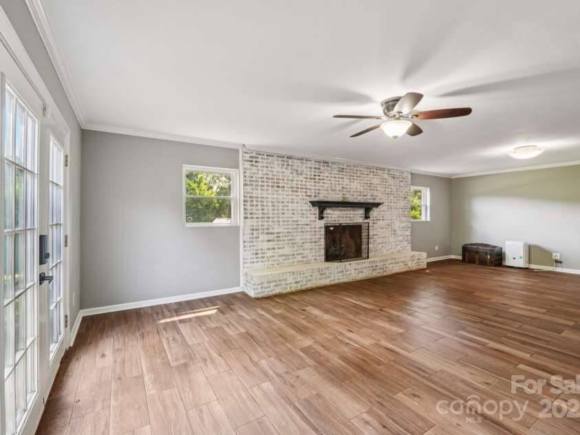 327 Johnson Dairy Road, Mooresville, NC 28115.  MLS# CAR4318110, YatesRealty ID 32565. 