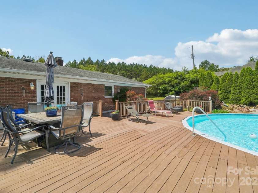 327 Johnson Dairy Road, Mooresville, NC 28115.  MLS# CAR4318110, YatesRealty ID 32565. 