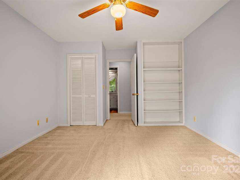 106 Blue Bird Lane, Tryon, NC 28782.  MLS# CAR4291454, YatesRealty ID 32566. 