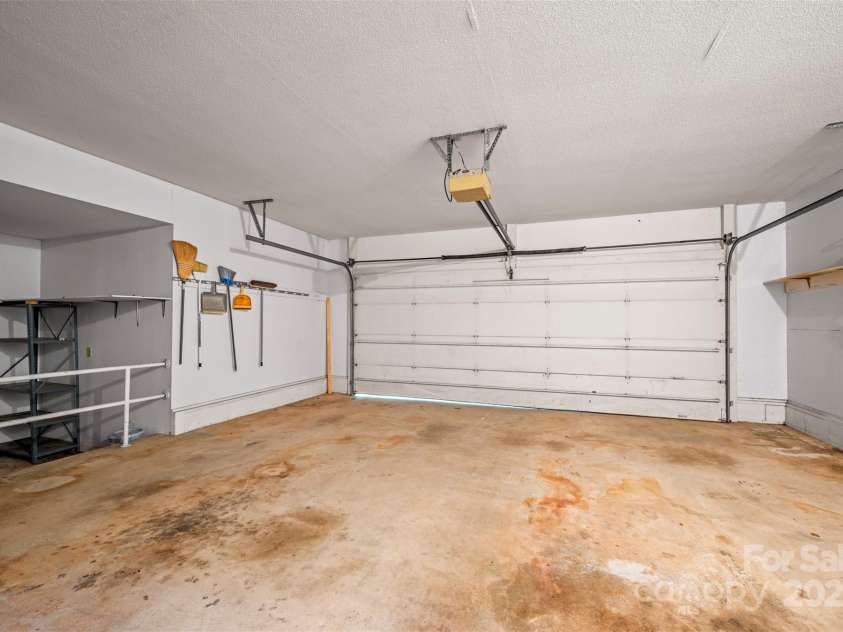 106 Blue Bird Lane, Tryon, NC 28782.  MLS# CAR4291454, YatesRealty ID 32566. 