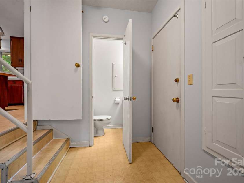 106 Blue Bird Lane, Tryon, NC 28782.  MLS# CAR4291454, YatesRealty ID 32566. 