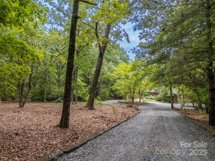 106 Blue Bird Lane, Tryon, NC 28782.  MLS# CAR4291454, YatesRealty ID 32566. 