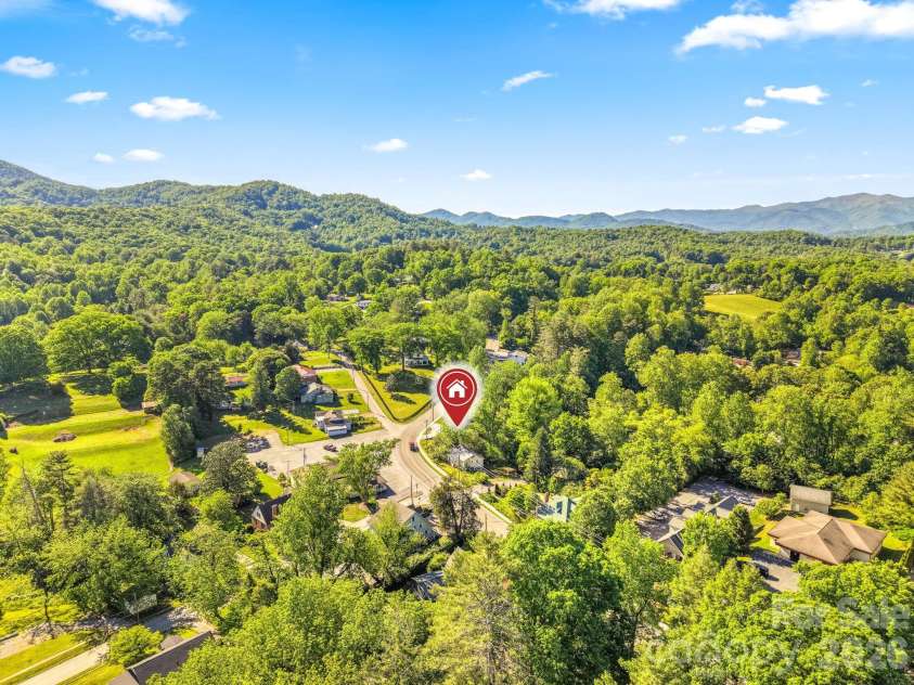 523 Harrison Avenue, Franklin, NC 28734.  MLS# CAR4396219, YatesRealty ID 32566. 