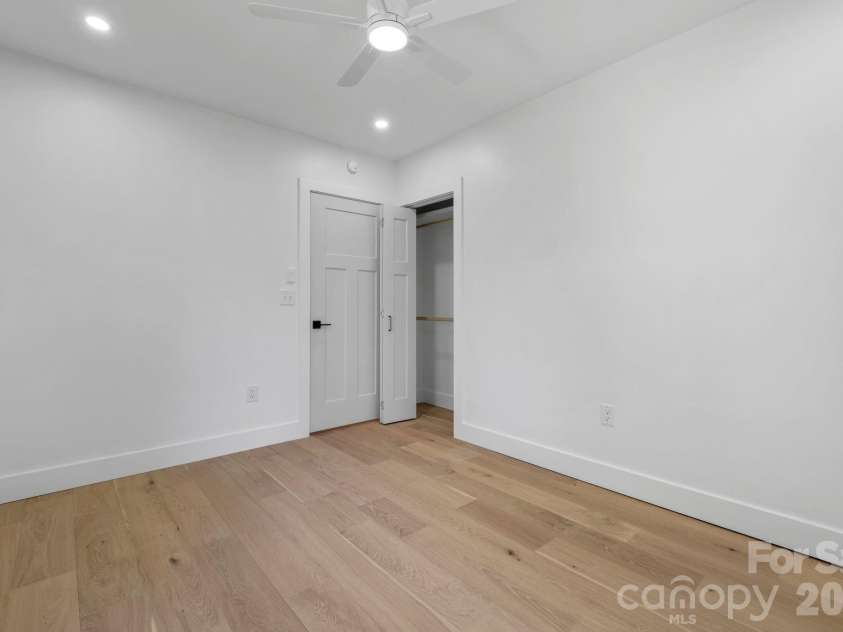 523 Harrison Avenue, Franklin, NC 28734.  MLS# CAR4396219, YatesRealty ID 32566. 