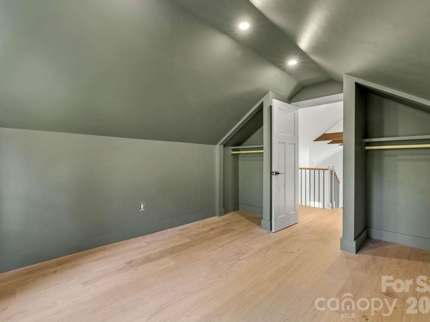 523 Harrison Avenue, Franklin, NC 28734.  MLS# CAR4396219, YatesRealty ID 32566. 