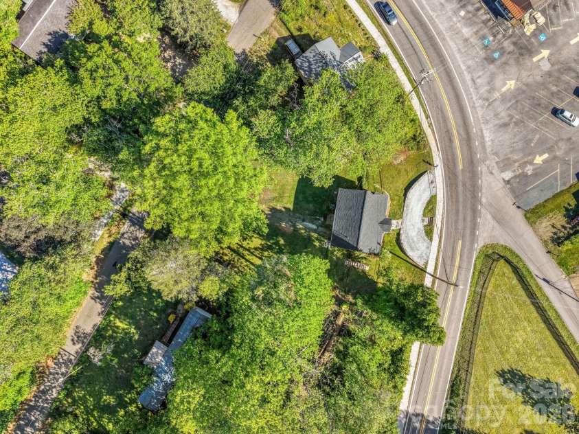 523 Harrison Avenue, Franklin, NC 28734.  MLS# CAR4396219, YatesRealty ID 32566. 
