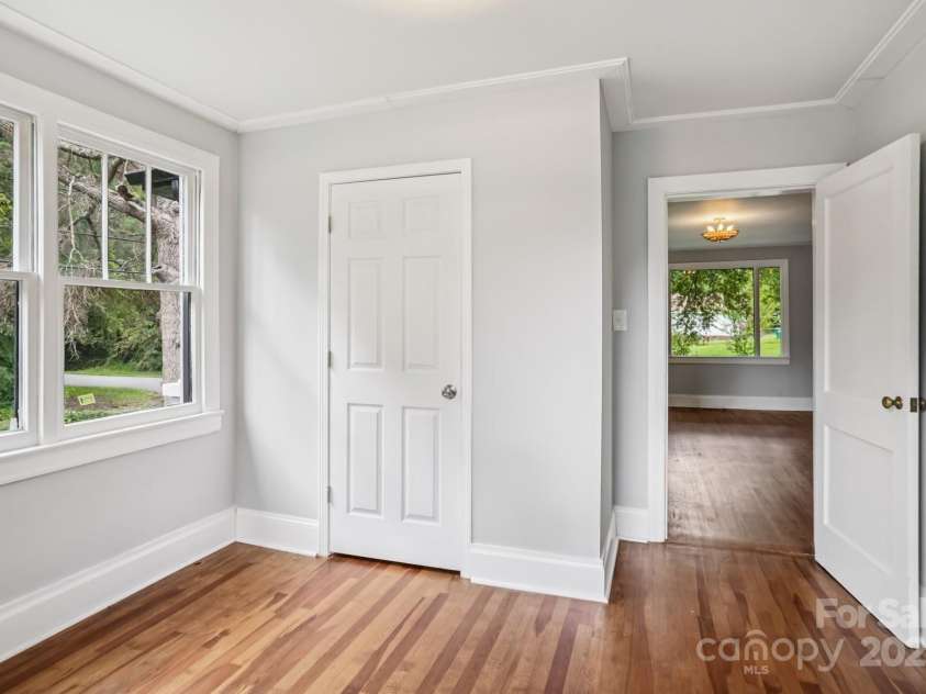 301 Lee Avenue, Bessemer City, NC 28016.  MLS# CAR4284850, YatesRealty ID 32567. 