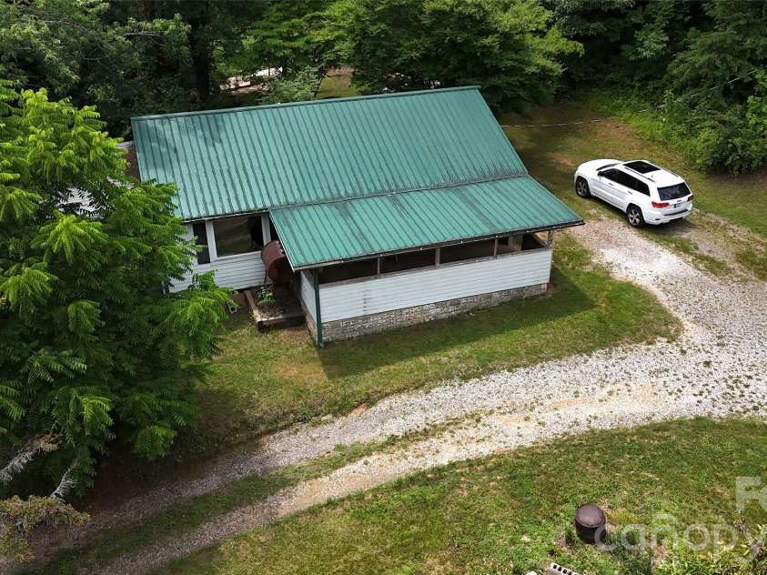 400 & 402 Sharon Road, Fairview, NC 28730.  MLS# CAR4397004, YatesRealty ID 32568. 