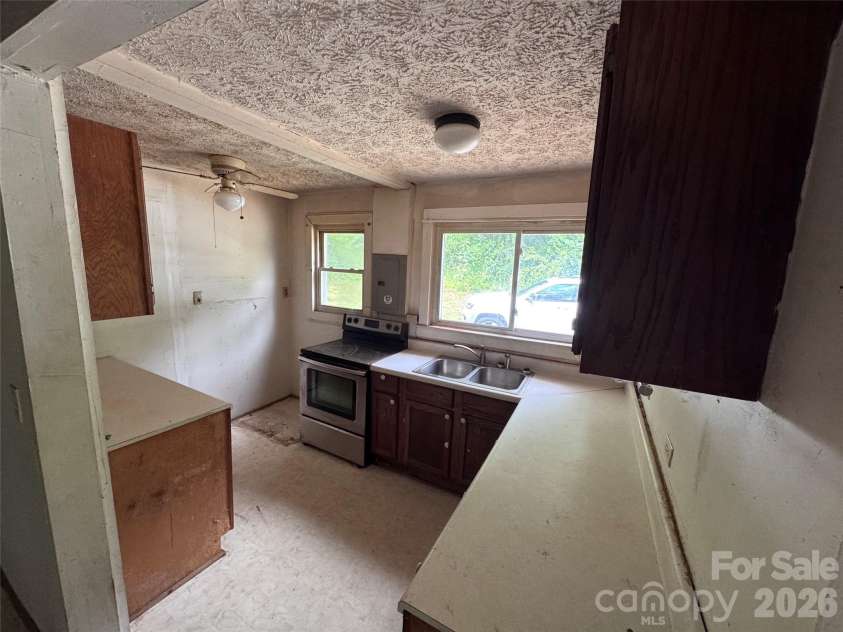 400 & 402 Sharon Road, Fairview, NC 28730.  MLS# CAR4397004, YatesRealty ID 32568. 