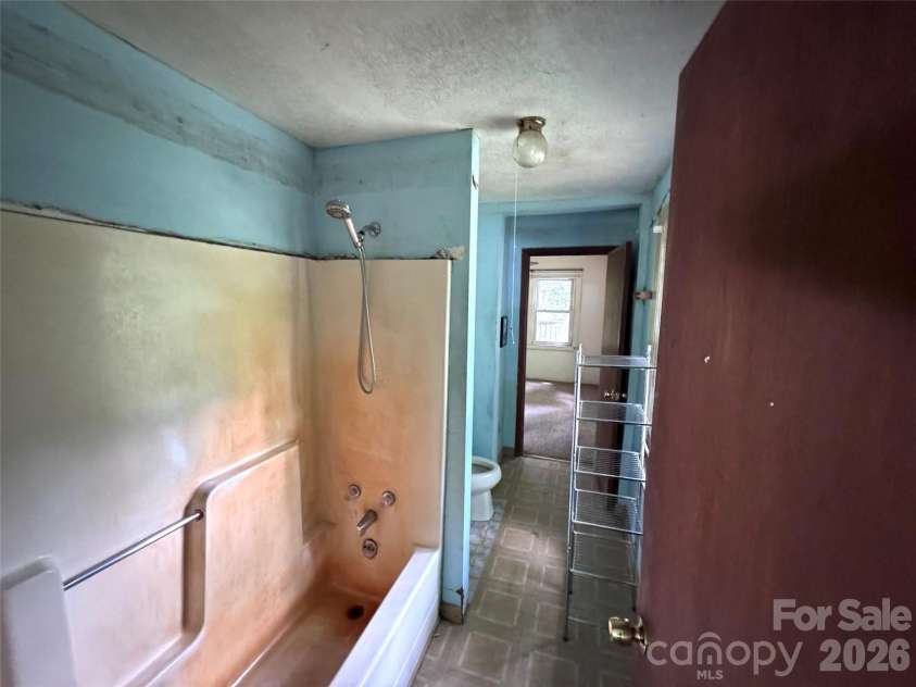 400 & 402 Sharon Road, Fairview, NC 28730.  MLS# CAR4397004, YatesRealty ID 32568. 