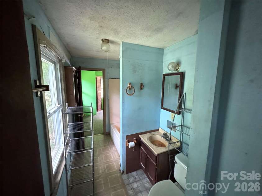 400 & 402 Sharon Road, Fairview, NC 28730.  MLS# CAR4397004, YatesRealty ID 32568. 