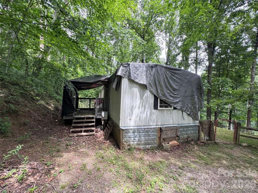 400 & 402 Sharon Road, Fairview, NC 28730.  MLS# CAR4397004, YatesRealty ID 32568. 