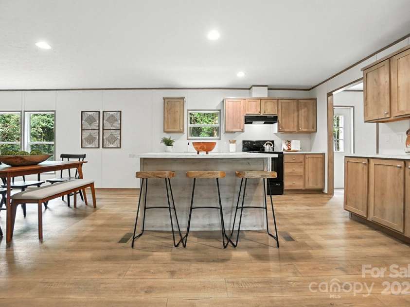 161 Crepe Myrtle Lane, Wadesboro, NC 28170.  MLS# CAR4278940, YatesRealty ID 32569. Kitchen Island