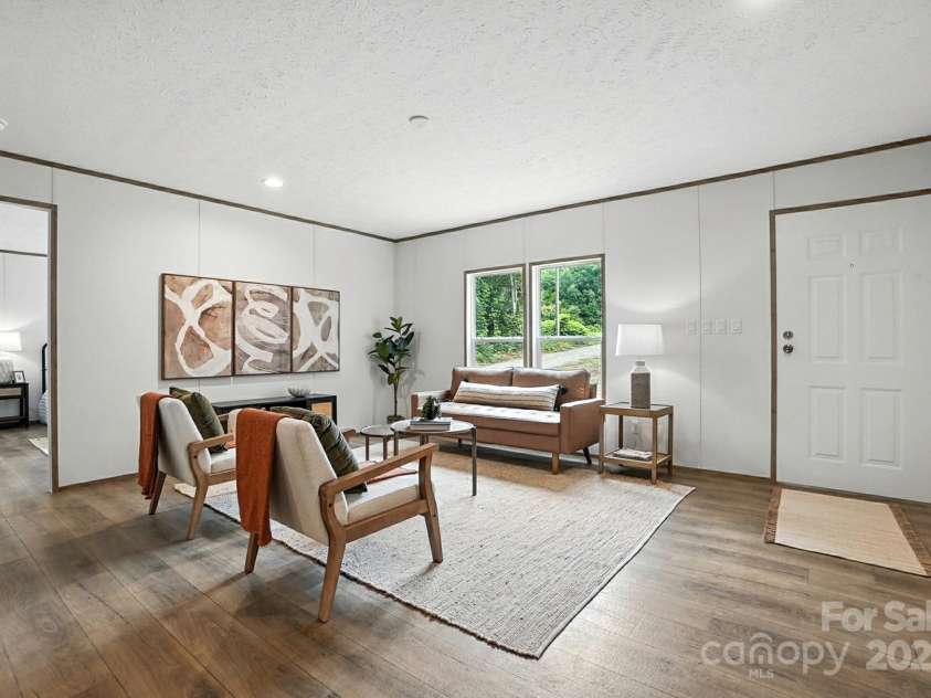 161 Crepe Myrtle Lane, Wadesboro, NC 28170.  MLS# CAR4278940, YatesRealty ID 32569. Modern Interior