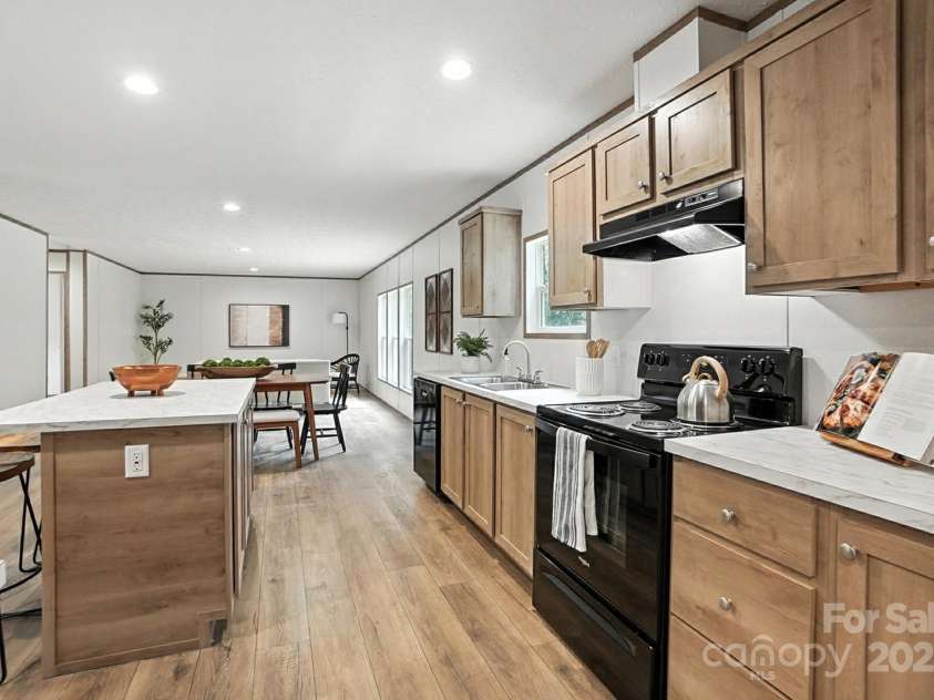 161 Crepe Myrtle Lane, Wadesboro, NC 28170.  MLS# CAR4278940, YatesRealty ID 32569. Modern Interior Kitchen