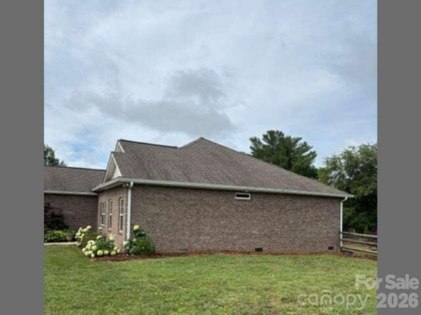 317 Thistle Lane, Statesville, NC 28625.  MLS# CAR4397038, YatesRealty ID 32569. 